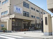 西ノ京中学校まで210メートル