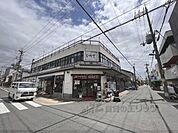 日の出市場まで310メートル
