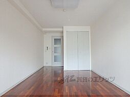 パインフィールド御所 501 5階1Kのリビング/ダイニング