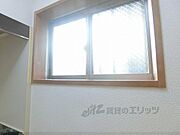 キッチン横窓