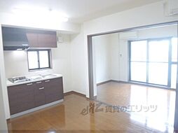 イスターナイマイ鴨川西 3階1DKのリビング/ダイニング