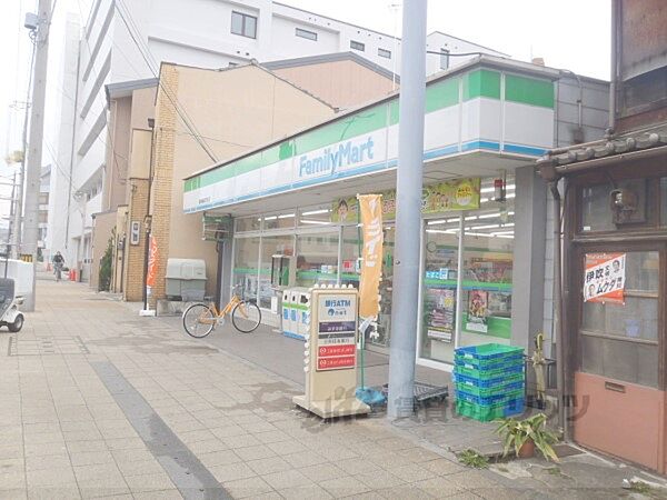 画像6:ファミリーマート　唐橋羅城門町店まで420メートル