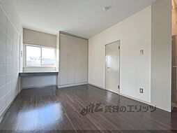 レッドボールコート上鳥羽 304 3階ワンルームのリビング/ダイニング