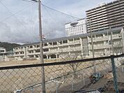 逢坂小学校まで750メートル