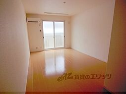 アウドムラ 102 1階1Kのリビング/ダイニング