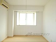 窓が二面あり明るいお部屋です。