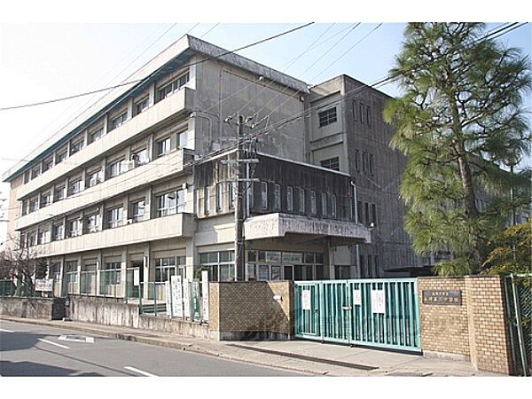 画像6:長岡第二中学校まで550メートル