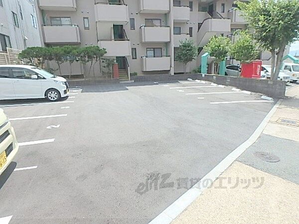 画像23:駐車場