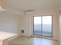 JR東海道・山陽本線 長岡京駅 バス22分 菱川下車 徒歩10分の賃貸アパート 3階1LDKのリビング/ダイニング