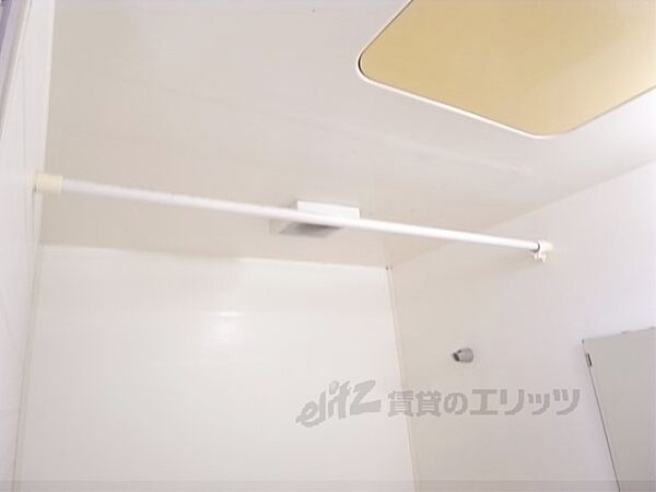 画像8:ユニットバスの天井