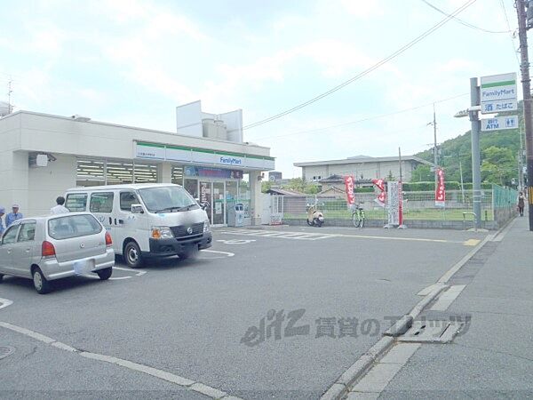 画像11:ファミリーマート　立命館大学前店まで980メートル