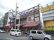 メルシーマルギンまで220メートル