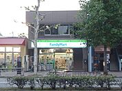 ファミリーマート　中徳烏丸二条店まで520メートル