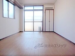 ブーゲシャイナー 3階1Kのリビング/ダイニング