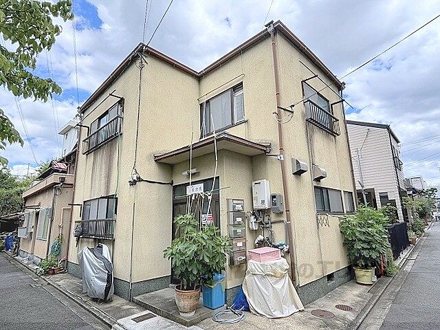 4 / 11