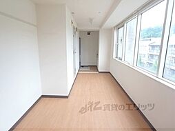 京阪本線 神宮丸太町駅 徒歩31分の賃貸マンション 5階ワンルームのリビング/ダイニング