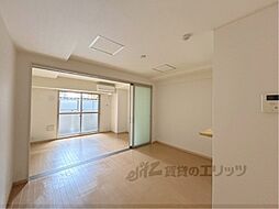 京都市営烏丸線 今出川駅 徒歩25分の賃貸マンション 1階1LDKのリビング/ダイニング