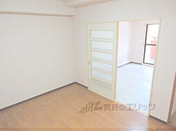 ルミエール出町柳 2階2DKのリビング/ダイニング