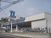 ローソン　山科勧修寺店まで450メートル