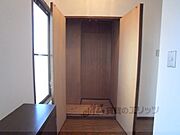 廊下に大きな収納があります！