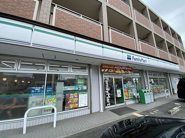 画像27:【コンビニエンスストア】ファミリーマート 奈良法蓮店まで440ｍ