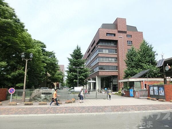 画像16:私立松山大学（894m）