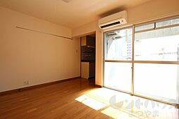 プチシャンブルM 102 1階ワンルームのリビング/ダイニング