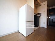 家賃+1、000円で、冷蔵庫・洗濯機・TV・TV台が設備になります♪