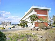 三根西小学校(850m)