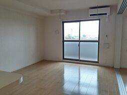 カシリ・エスポワール 4階2LDKのリビング/ダイニング