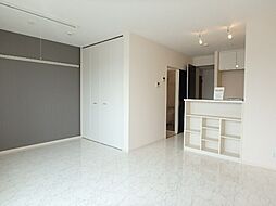 アーティストリー 1階ワンルームのリビング/ダイニング