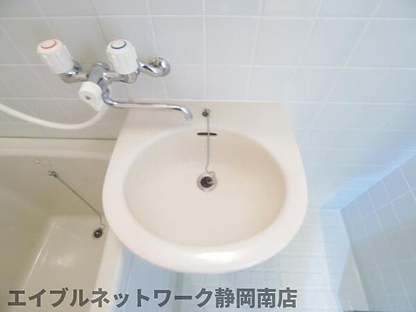 画像21:ゆったりとスペースのある洗面所