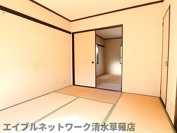 画像18:柔らかい畳が心地よい和室