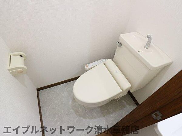 画像13:落ち着いた色調のトイレです