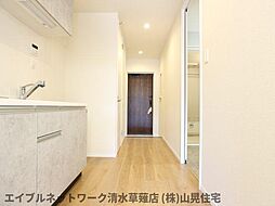 内装は落ち着いています
