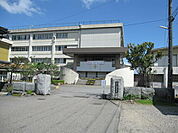 中学校「高岡市立南星中学校まで350ｍ」