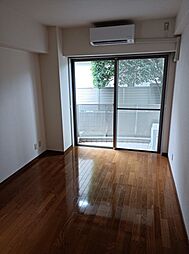 ハイツ・エム・ケイ・ワン 102 1階ワンルームのリビング/ダイニング