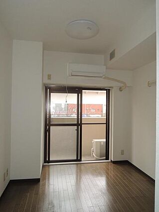 室内写真は20...