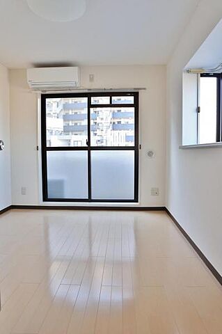 リビング/ダイニング 町田市原町田2丁目