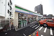 ファミリーマート 徒歩5分。 370m