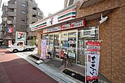 セブンイレブン 706m