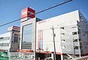 コジマ×ビックカメラ足立加平店 780m