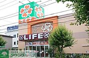 ライフ大谷田店 徒歩11分。スーパー 860m