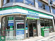 ファミリーマート綾瀬駅前店 徒歩1分。コンビニ 20m