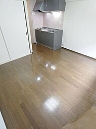 ローズガーデン立川 2階1Kのリビング/ダイニング