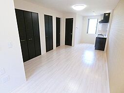 ステーション1 1階ワンルームのリビング/ダイニング