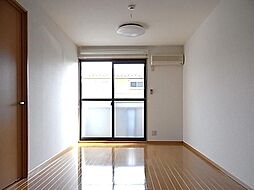 クレッセントガーデン 1階1LDKのリビング/ダイニング