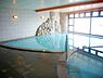 その他：【温泉大浴場】ゆったりとした印象を与える温泉大浴場は2階にございます。