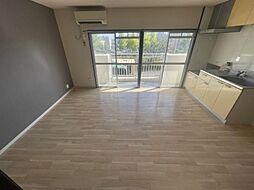 ロイヤルマンション1号棟 1階2LDKのリビング/ダイニング