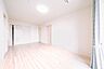 その他：落ち着いた印象のフローリングと木目ホワイト建具の組み合わせが、洗練された空間を作り出します。※リフォーム後のイメージ画像です。リフォームには別途費用がかかります。